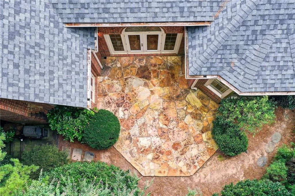 495 Winfield Glen Court, Atlanta, Georgia 30342, 4 Bedrooms Bedrooms, ,3 BathroomsBathrooms,Residential,Sold,495 Winfield Glen Court,7255332