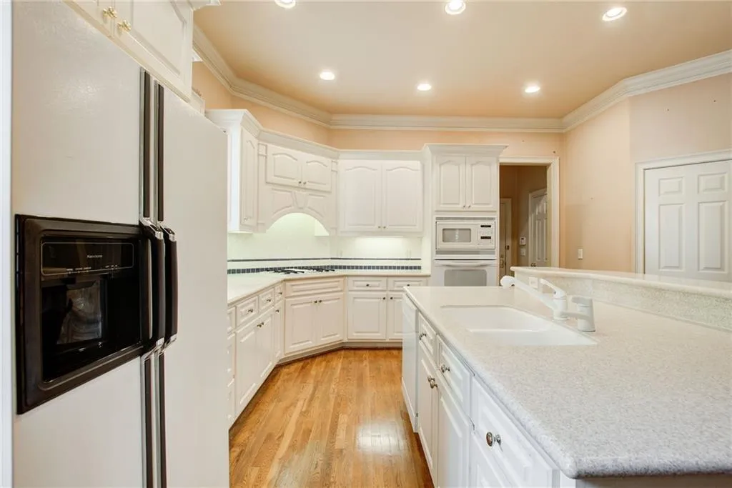 495 Winfield Glen Court, Atlanta, Georgia 30342, 4 Bedrooms Bedrooms, ,3 BathroomsBathrooms,Residential,Sold,495 Winfield Glen Court,7255332