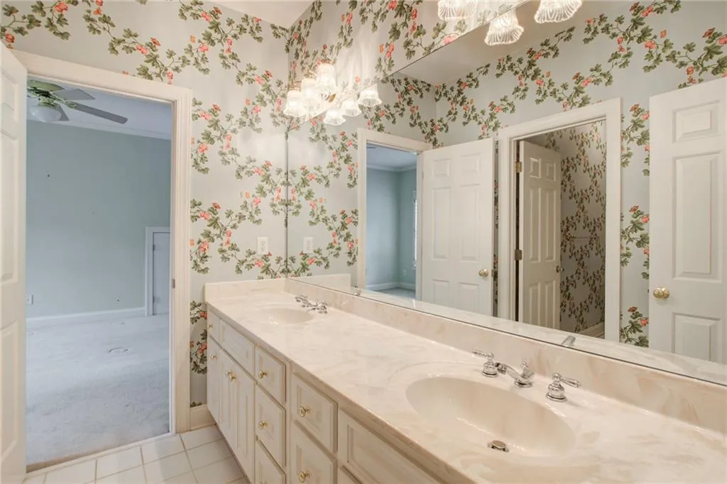 495 Winfield Glen Court, Atlanta, Georgia 30342, 4 Bedrooms Bedrooms, ,3 BathroomsBathrooms,Residential,Sold,495 Winfield Glen Court,7255332
