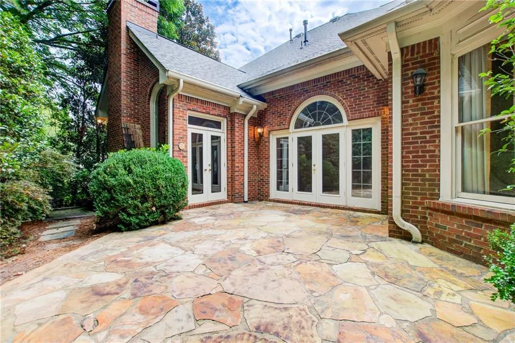 495 Winfield Glen Court, Atlanta, Georgia 30342, 4 Bedrooms Bedrooms, ,3 BathroomsBathrooms,Residential,Sold,495 Winfield Glen Court,7255332