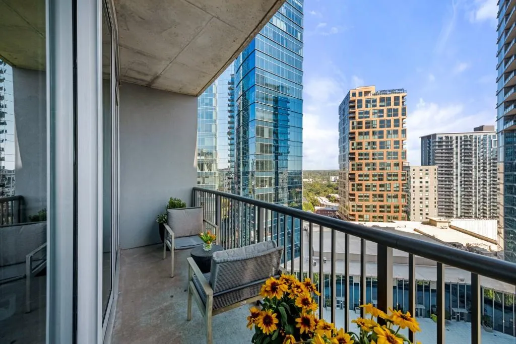 1080 Peachtree Street Ne Unit 1906, Atlanta, Georgia 30309, 1 Bedroom Bedrooms, ,1 BathroomBathrooms,Residential,For Sale,1080 Peachtree Street Ne Unit 1906,7668514