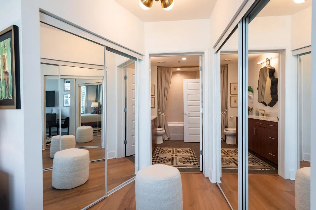 1080 Peachtree Street Ne Unit 1906, Atlanta, Georgia 30309, 1 Bedroom Bedrooms, ,1 BathroomBathrooms,Residential,For Sale,1080 Peachtree Street Ne Unit 1906,7668514