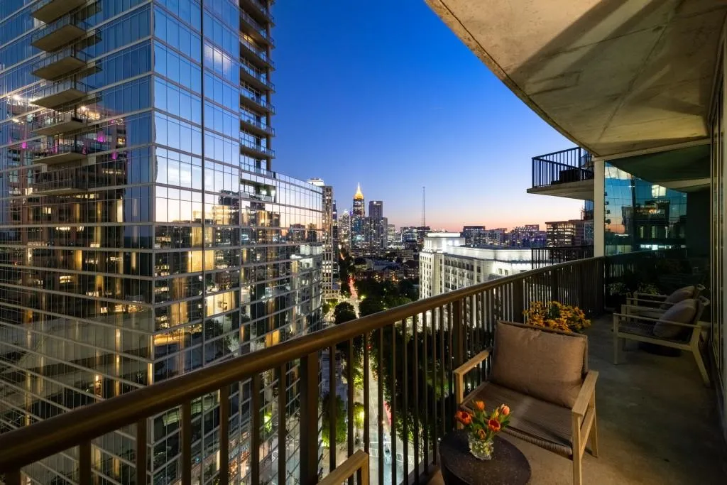 1080 Peachtree Street Ne Unit 1906, Atlanta, Georgia 30309, 1 Bedroom Bedrooms, ,1 BathroomBathrooms,Residential,For Sale,1080 Peachtree Street Ne Unit 1906,7668514