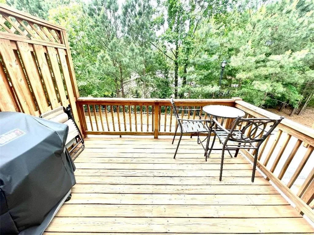 7485 Highland Bluff, Sandy Springs, Georgia 30328, 3 Bedrooms Bedrooms, ,3 BathroomsBathrooms,Residential,Sold,7485 Highland Bluff,7047583