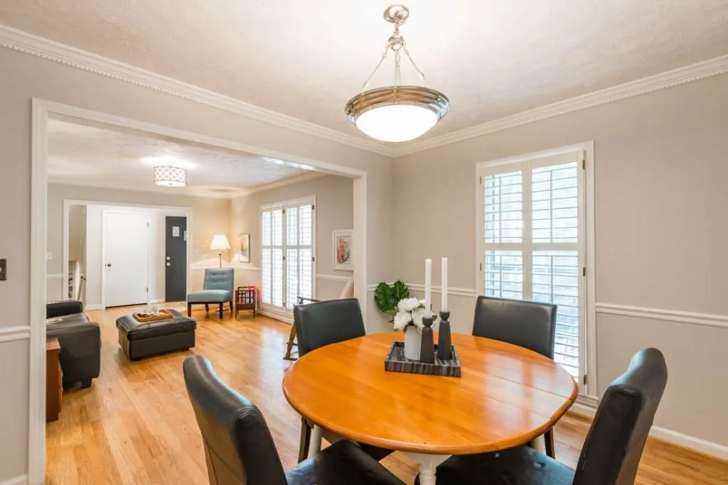 7135 Dunhill Terrace, Sandy Springs, Georgia 30328, 5 Bedrooms Bedrooms, ,3 BathroomsBathrooms,Residential,Sold,7135 Dunhill Terrace,5854670