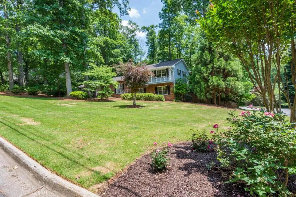7135 Dunhill Terrace, Sandy Springs, Georgia 30328, 5 Bedrooms Bedrooms, ,3 BathroomsBathrooms,Residential,Sold,7135 Dunhill Terrace,5854670
