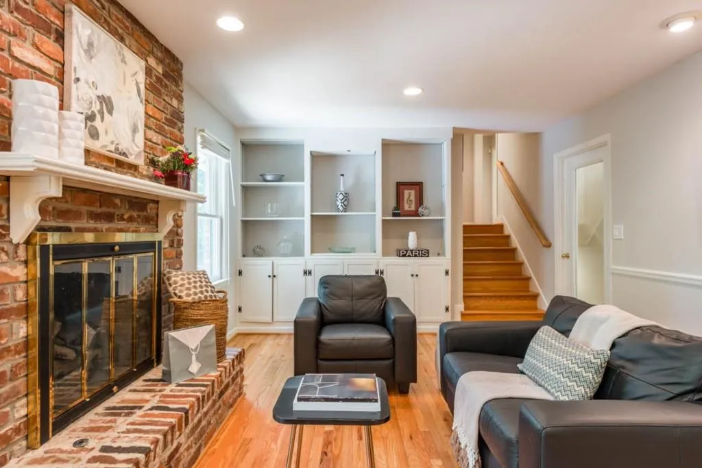 7135 Dunhill Terrace, Sandy Springs, Georgia 30328, 5 Bedrooms Bedrooms, ,3 BathroomsBathrooms,Residential,Sold,7135 Dunhill Terrace,5854670