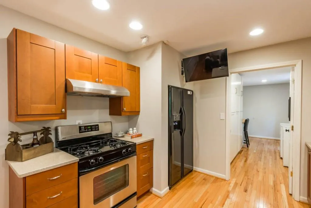 7135 Dunhill Terrace, Sandy Springs, Georgia 30328, 5 Bedrooms Bedrooms, ,3 BathroomsBathrooms,Residential,Sold,7135 Dunhill Terrace,5854670