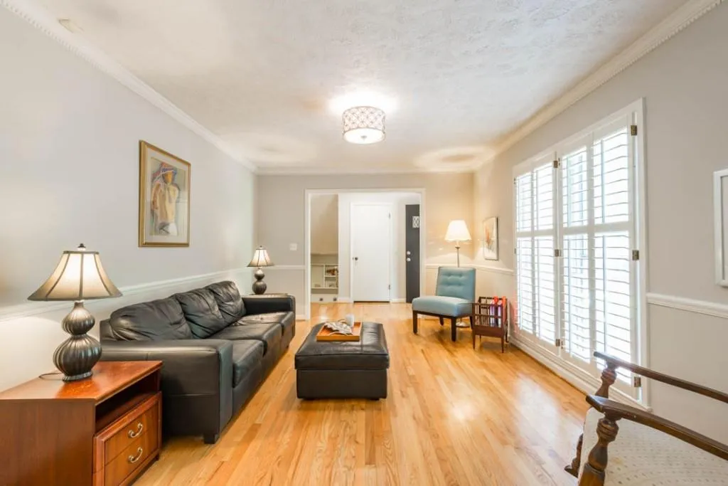 7135 Dunhill Terrace, Sandy Springs, Georgia 30328, 5 Bedrooms Bedrooms, ,3 BathroomsBathrooms,Residential,Sold,7135 Dunhill Terrace,5854670