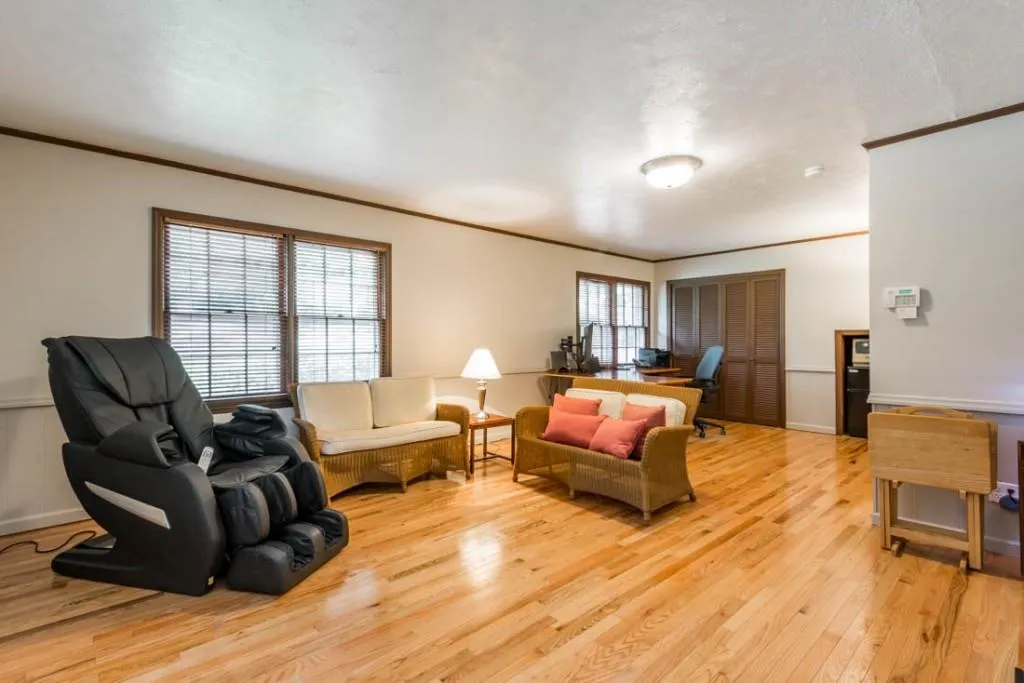 7135 Dunhill Terrace, Sandy Springs, Georgia 30328, 5 Bedrooms Bedrooms, ,3 BathroomsBathrooms,Residential,Sold,7135 Dunhill Terrace,5854670