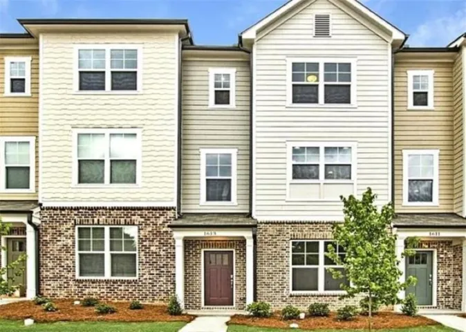 1613 Falcon Crest Way, Atlanta, Georgia 30032