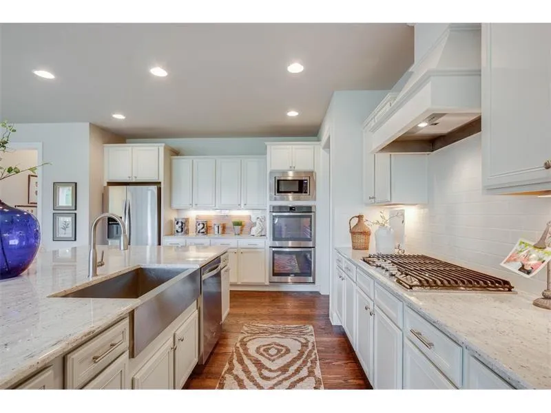 10 Spalding Court, Sandy Springs, Georgia 30350, 5 Bedrooms Bedrooms, ,4 BathroomsBathrooms,Residential,Sold,10 Spalding Court,5767432