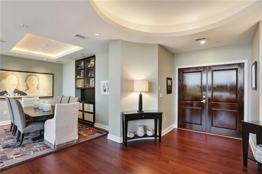 2828 Peachtree Road Nw Unit 601, Atlanta, Georgia 30305, 3 Bedrooms Bedrooms, ,3 BathroomsBathrooms,Residential,Sold,2828 Peachtree Road Nw Unit 601,6010837