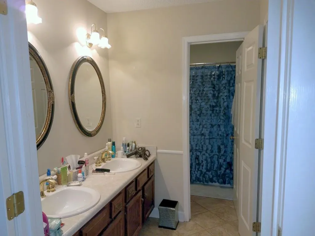 805 Camden Court, Sandy Springs, Georgia 30327, 3 Bedrooms Bedrooms, ,2 BathroomsBathrooms,Residential,Sold,805 Camden Court,5880196