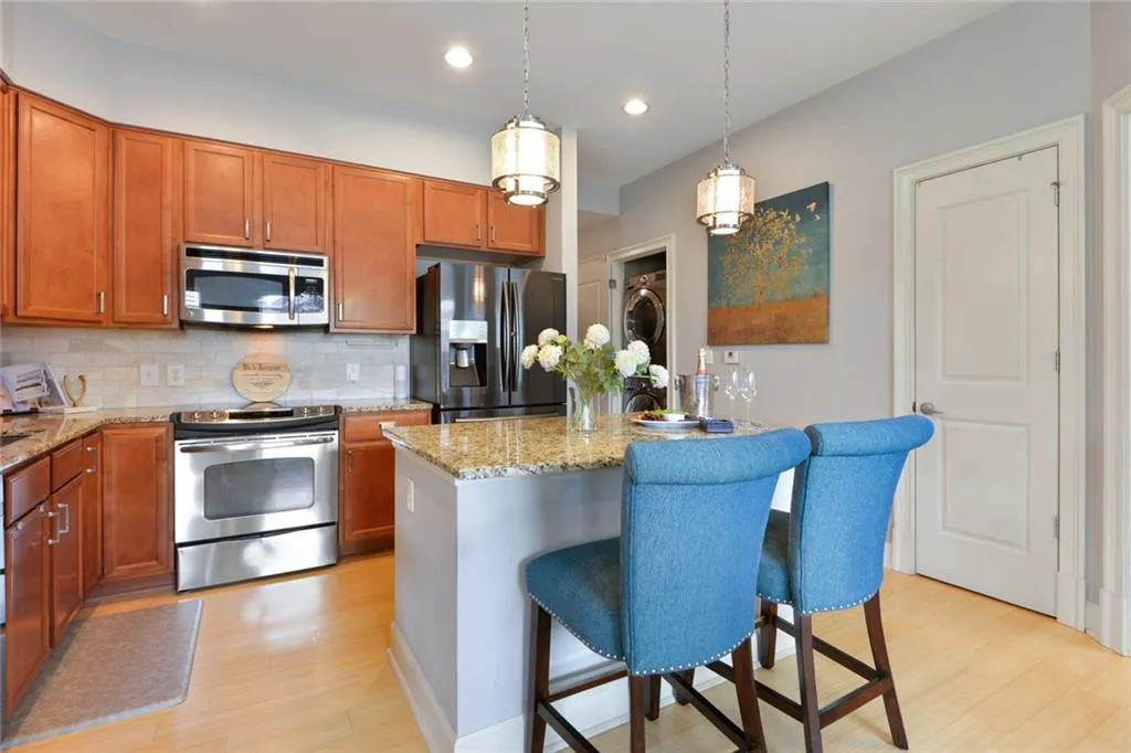 200 River Vista Drive Unit 708, Atlanta, Georgia 30339, 2 Bedrooms Bedrooms, ,2 BathroomsBathrooms,Residential,Sold,200 River Vista Drive Unit 708,6920505