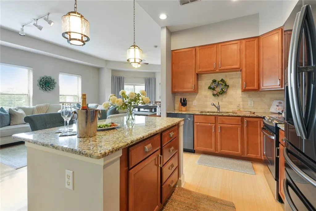 200 River Vista Drive Unit 708, Atlanta, Georgia 30339, 2 Bedrooms Bedrooms, ,2 BathroomsBathrooms,Residential,Sold,200 River Vista Drive Unit 708,6920505