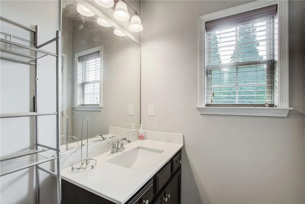 1015 Bergeron Place, Atlanta, Georgia 30328, 4 Bedrooms Bedrooms, ,3 BathroomsBathrooms,Residential,Sold,1015 Bergeron Place,7232889