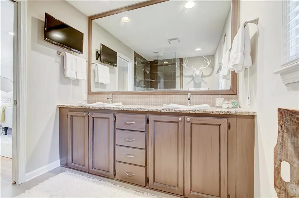 4600 Dalmer Road, Atlanta, Georgia 30342, 3 Bedrooms Bedrooms, ,3 BathroomsBathrooms,Residential,Sold,4600 Dalmer Road,6501687