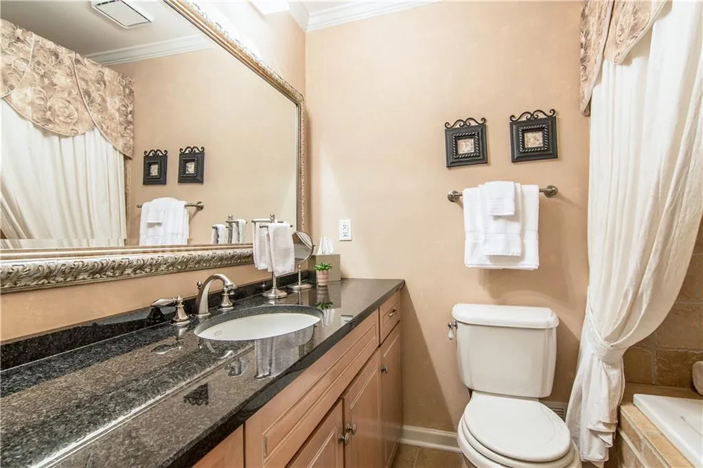 7500 Roswell Road Unit 52, Sandy Springs, Georgia 30350, 3 Bedrooms Bedrooms, ,2 BathroomsBathrooms,Residential,Sold,7500 Roswell Road Unit 52,5830933