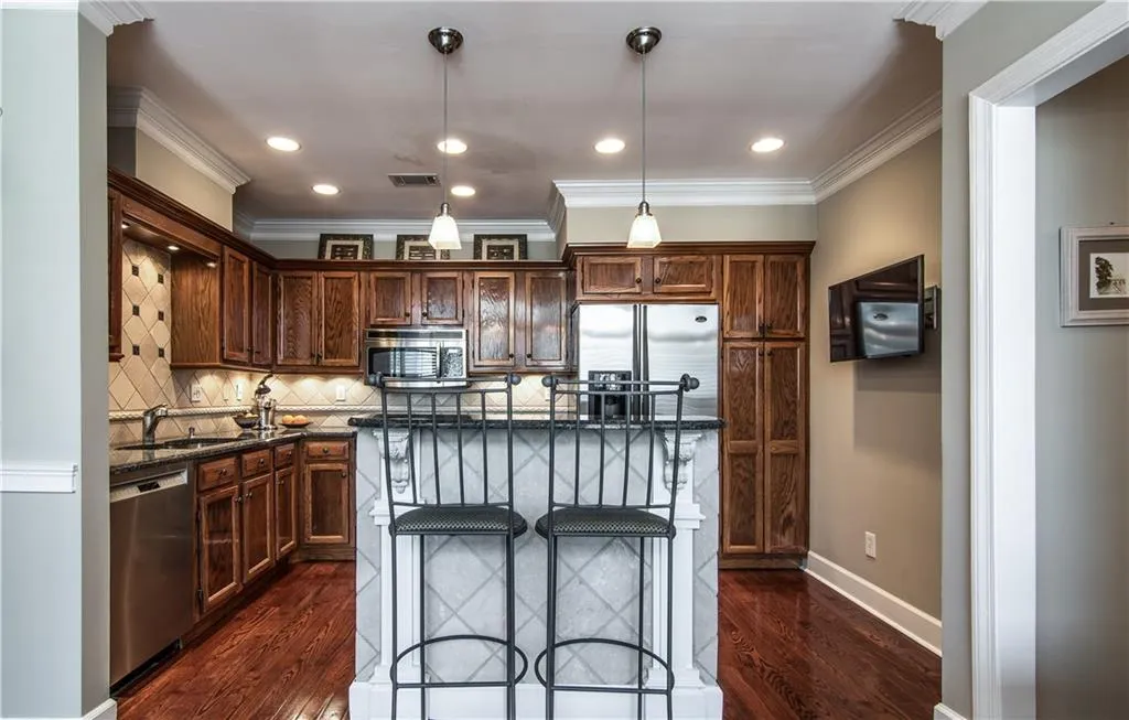 7500 Roswell Road Unit 52, Sandy Springs, Georgia 30350, 3 Bedrooms Bedrooms, ,2 BathroomsBathrooms,Residential,Sold,7500 Roswell Road Unit 52,5830933