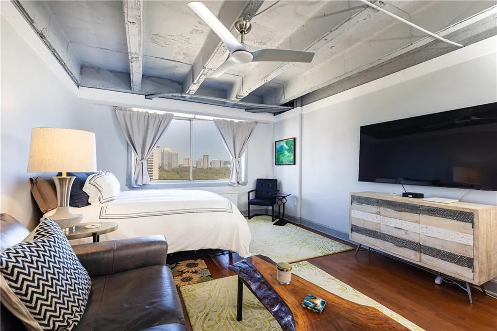 2479 Peachtree Road Ne Unit 1711, Atlanta, Georgia 30305, 1 Bedroom Bedrooms, ,1 BathroomBathrooms,Residential,For Sale,2479 Peachtree Road Ne Unit 1711,7667682