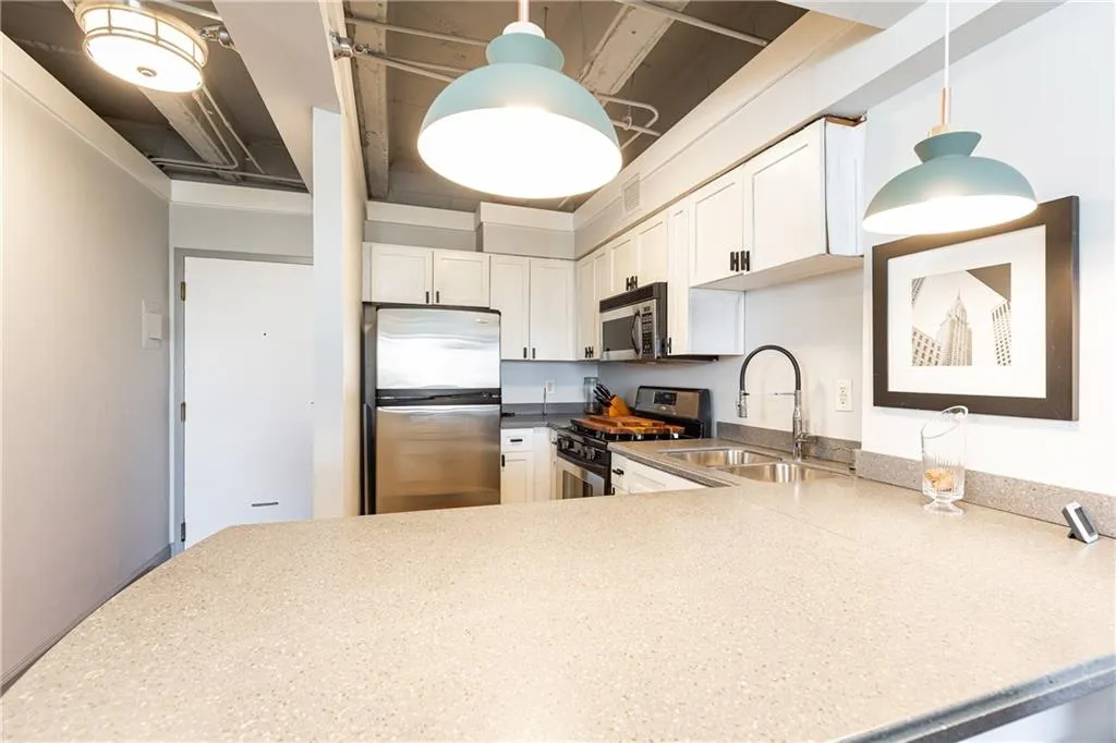 2479 Peachtree Road Ne Unit 1711, Atlanta, Georgia 30305, 1 Bedroom Bedrooms, ,1 BathroomBathrooms,Residential,For Sale,2479 Peachtree Road Ne Unit 1711,7667682