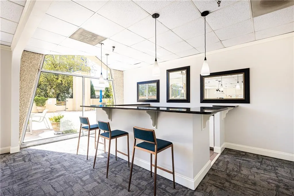 2479 Peachtree Road Ne Unit 1711, Atlanta, Georgia 30305, 1 Bedroom Bedrooms, ,1 BathroomBathrooms,Residential,For Sale,2479 Peachtree Road Ne Unit 1711,7667682