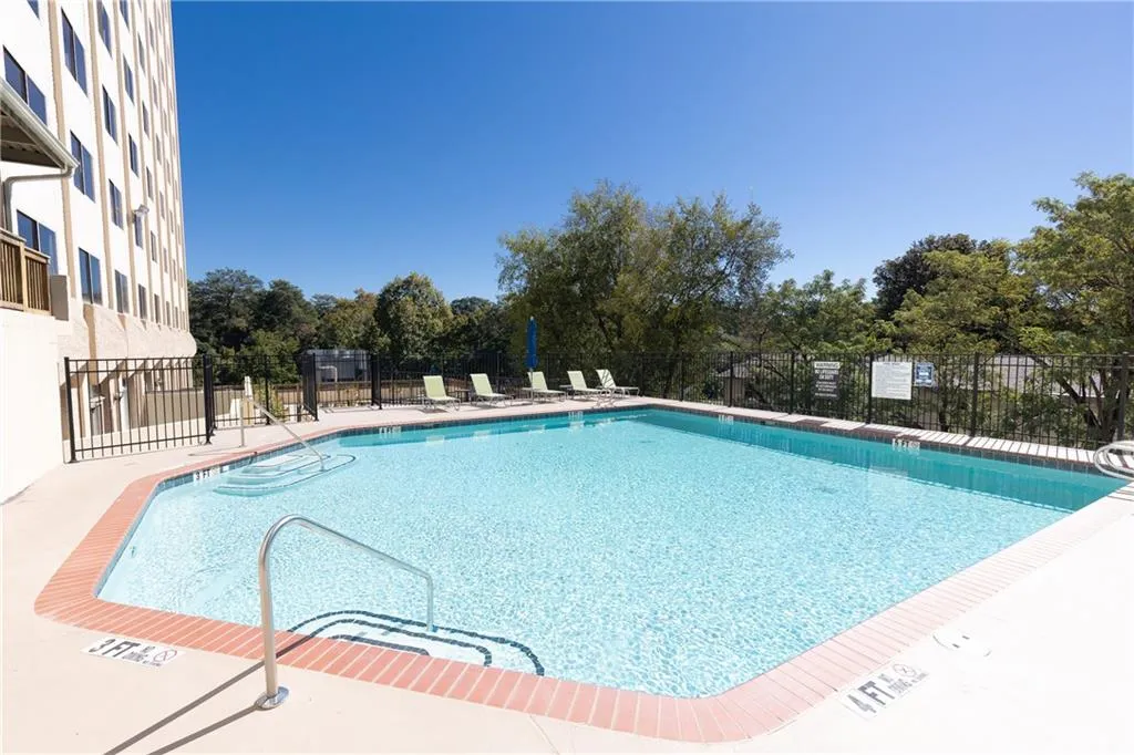2479 Peachtree Road Ne Unit 1711, Atlanta, Georgia 30305, 1 Bedroom Bedrooms, ,1 BathroomBathrooms,Residential,For Sale,2479 Peachtree Road Ne Unit 1711,7667682