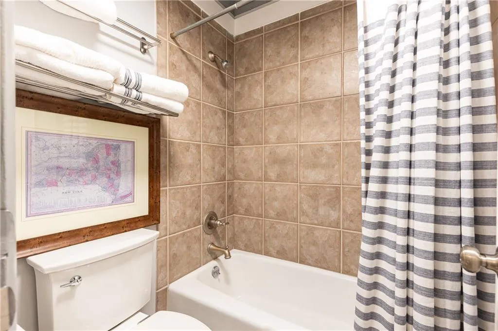 2479 Peachtree Road Ne Unit 1711, Atlanta, Georgia 30305, 1 Bedroom Bedrooms, ,1 BathroomBathrooms,Residential,For Sale,2479 Peachtree Road Ne Unit 1711,7667682
