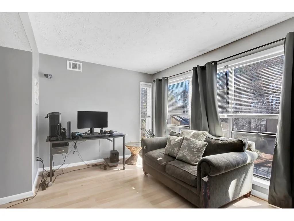 8740 Roswell Road Unit 5e, Atlanta, Georgia 30350, 2 Bedrooms Bedrooms, ,2 BathroomsBathrooms,Residential,Sold,8740 Roswell Road Unit 5e,6883667