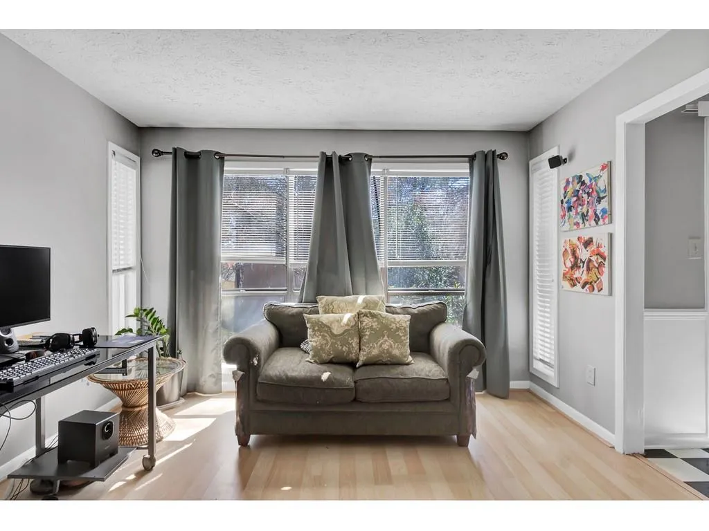 8740 Roswell Road Unit 5e, Atlanta, Georgia 30350, 2 Bedrooms Bedrooms, ,2 BathroomsBathrooms,Residential,Sold,8740 Roswell Road Unit 5e,6883667