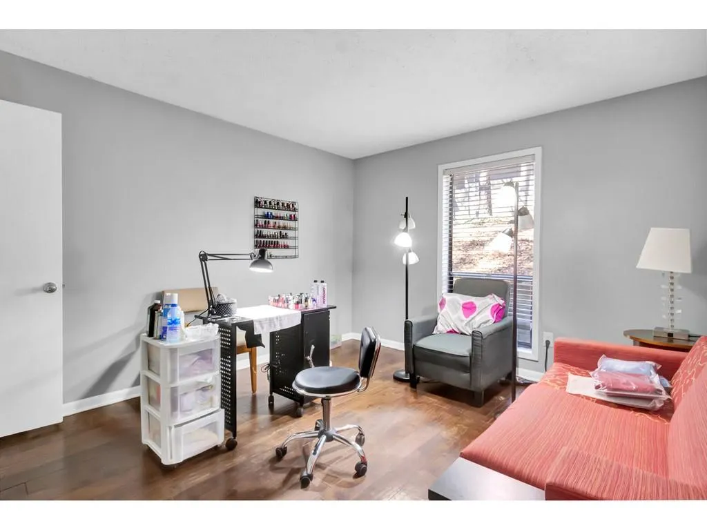 8740 Roswell Road Unit 5e, Atlanta, Georgia 30350, 2 Bedrooms Bedrooms, ,2 BathroomsBathrooms,Residential,Sold,8740 Roswell Road Unit 5e,6883667