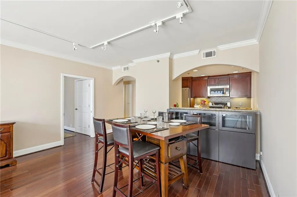 3481 Lakeside Drive Ne Unit 2203, Atlanta, Georgia 30326, 2 Bedrooms Bedrooms, ,2 BathroomsBathrooms,Residential,For Sale,3481 Lakeside Drive Ne Unit 2203,7553475