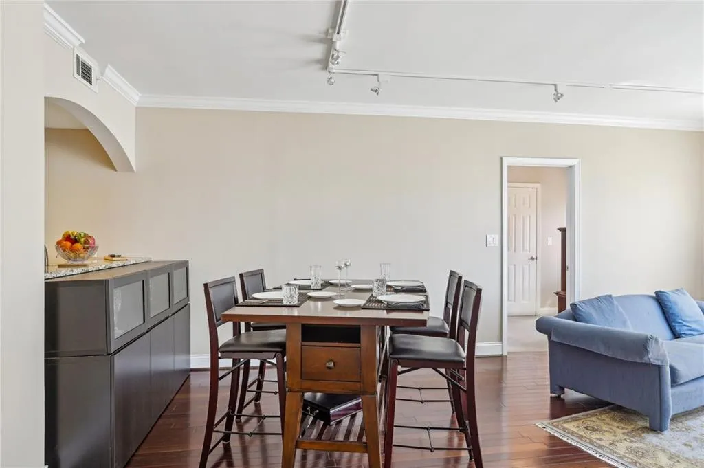 3481 Lakeside Drive Ne Unit 2203, Atlanta, Georgia 30326, 2 Bedrooms Bedrooms, ,2 BathroomsBathrooms,Residential,For Sale,3481 Lakeside Drive Ne Unit 2203,7553475