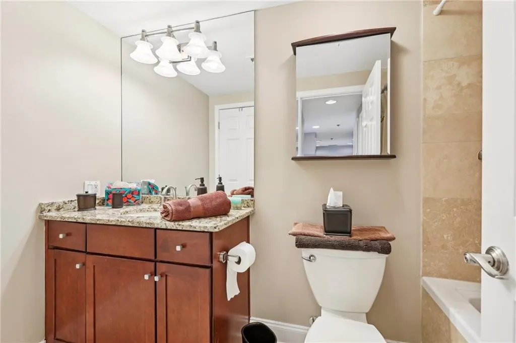 3481 Lakeside Drive Ne Unit 2203, Atlanta, Georgia 30326, 2 Bedrooms Bedrooms, ,2 BathroomsBathrooms,Residential,For Sale,3481 Lakeside Drive Ne Unit 2203,7553475