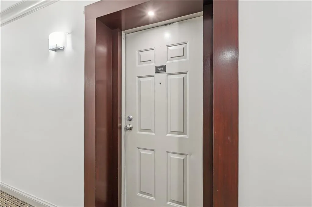 3481 Lakeside Drive Ne Unit 2203, Atlanta, Georgia 30326, 2 Bedrooms Bedrooms, ,2 BathroomsBathrooms,Residential,For Sale,3481 Lakeside Drive Ne Unit 2203,7553475