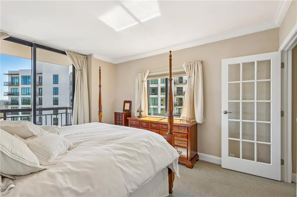 3481 Lakeside Drive Ne Unit 2203, Atlanta, Georgia 30326, 2 Bedrooms Bedrooms, ,2 BathroomsBathrooms,Residential,For Sale,3481 Lakeside Drive Ne Unit 2203,7553475