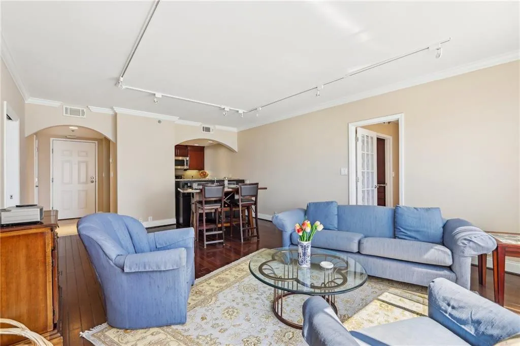 3481 Lakeside Drive Ne Unit 2203, Atlanta, Georgia 30326, 2 Bedrooms Bedrooms, ,2 BathroomsBathrooms,Residential,For Sale,3481 Lakeside Drive Ne Unit 2203,7553475