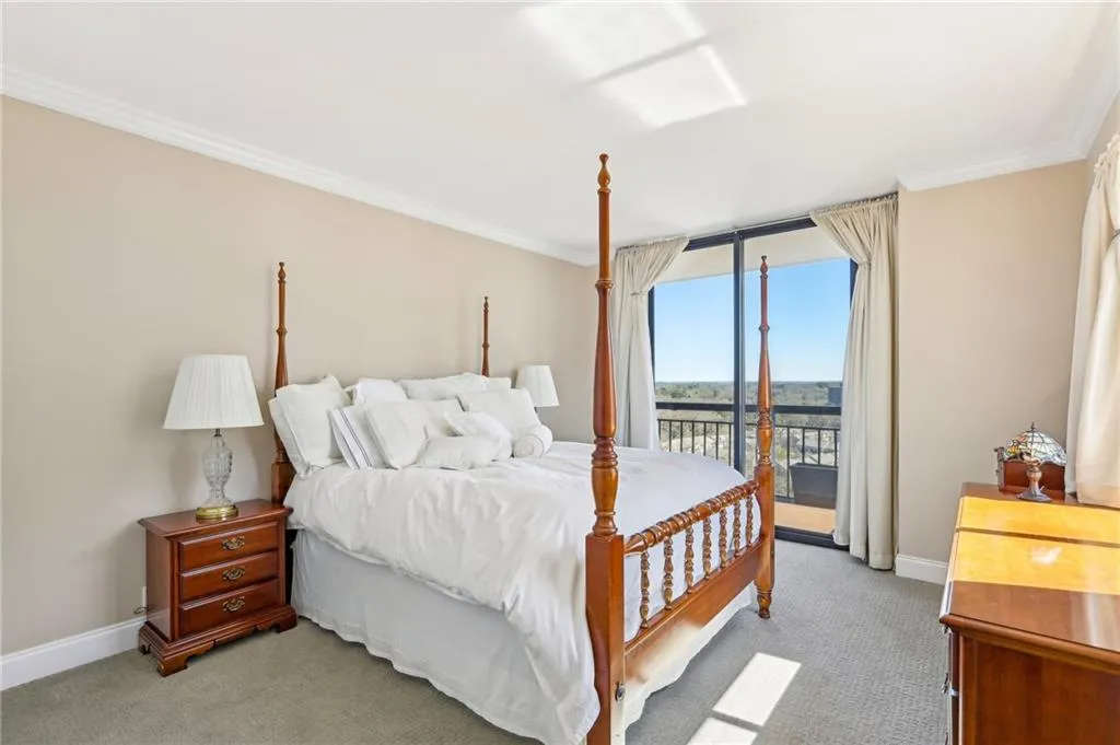 3481 Lakeside Drive Ne Unit 2203, Atlanta, Georgia 30326, 2 Bedrooms Bedrooms, ,2 BathroomsBathrooms,Residential,For Sale,3481 Lakeside Drive Ne Unit 2203,7553475