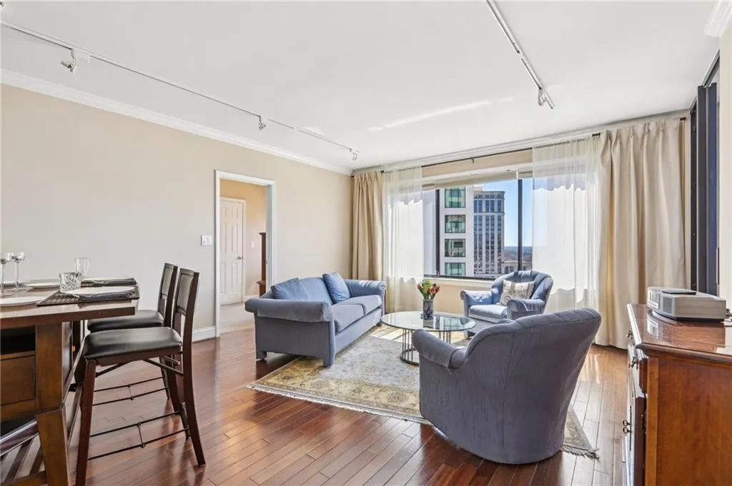 3481 Lakeside Drive Ne Unit 2203, Atlanta, Georgia 30326, 2 Bedrooms Bedrooms, ,2 BathroomsBathrooms,Residential,For Sale,3481 Lakeside Drive Ne Unit 2203,7553475