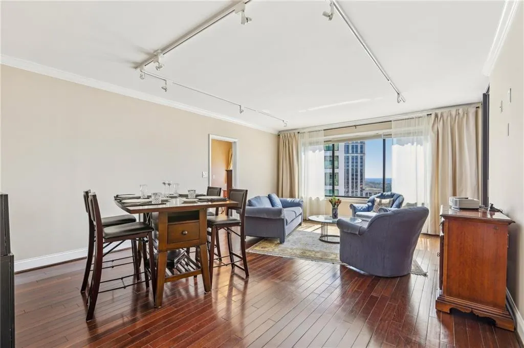 3481 Lakeside Drive Ne Unit 2203, Atlanta, Georgia 30326, 2 Bedrooms Bedrooms, ,2 BathroomsBathrooms,Residential,For Sale,3481 Lakeside Drive Ne Unit 2203,7553475