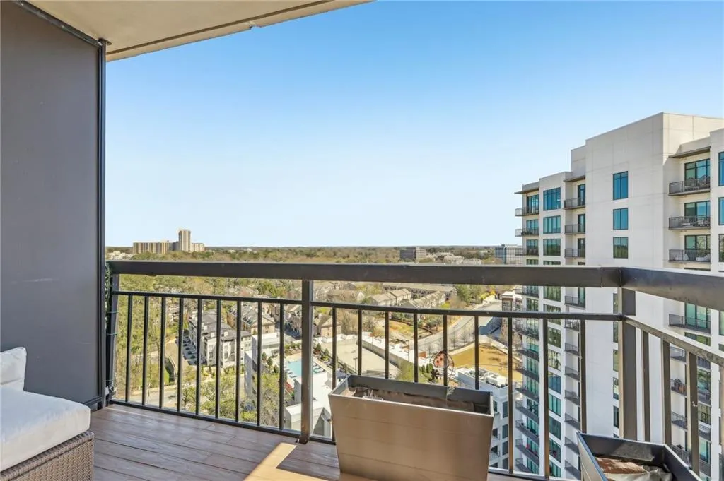 3481 Lakeside Drive Ne Unit 2203, Atlanta, Georgia 30326, 2 Bedrooms Bedrooms, ,2 BathroomsBathrooms,Residential,For Sale,3481 Lakeside Drive Ne Unit 2203,7553475