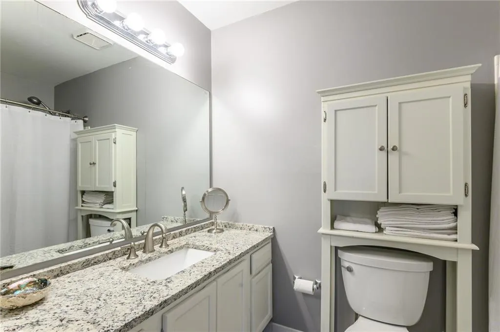 7500 Roswell Road Unit 40, Sandy Springs, Georgia 30350, 2 Bedrooms Bedrooms, ,2 BathroomsBathrooms,Residential,Sold,7500 Roswell Road Unit 40,6531954