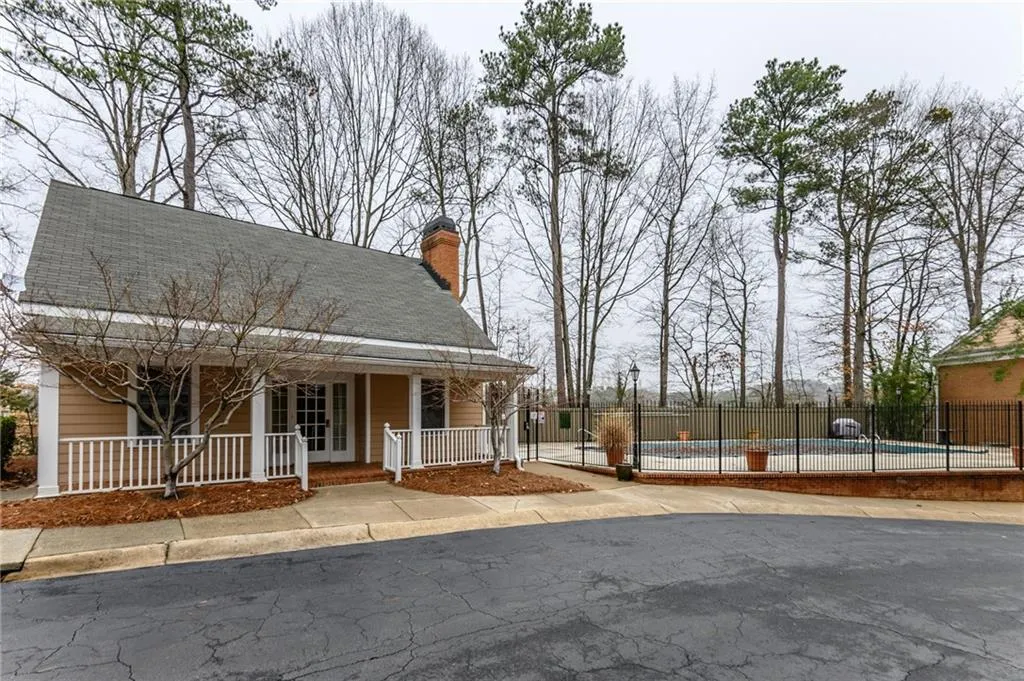 7500 Roswell Road Unit 40, Sandy Springs, Georgia 30350, 2 Bedrooms Bedrooms, ,2 BathroomsBathrooms,Residential,Sold,7500 Roswell Road Unit 40,6531954