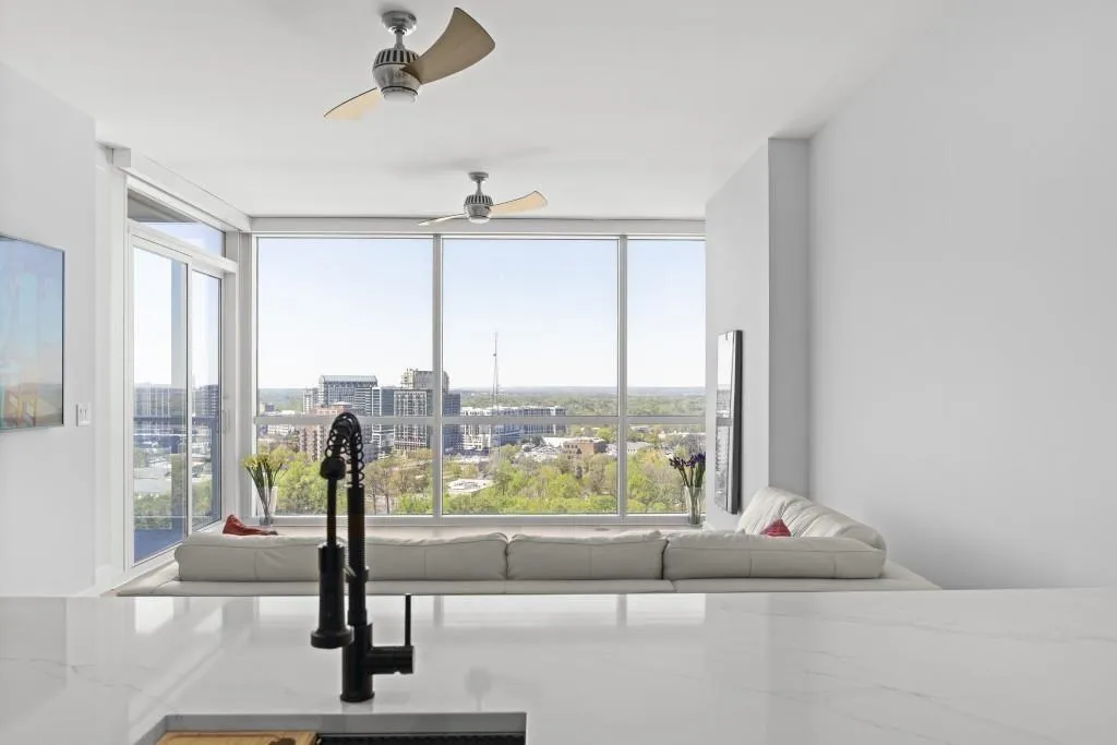 3325 Piedmont Road Unit 2203, Atlanta, Georgia 30305, 1 Bedroom Bedrooms, ,1 BathroomBathrooms,Residential,For Sale,3325 Piedmont Road Unit 2203,7663373