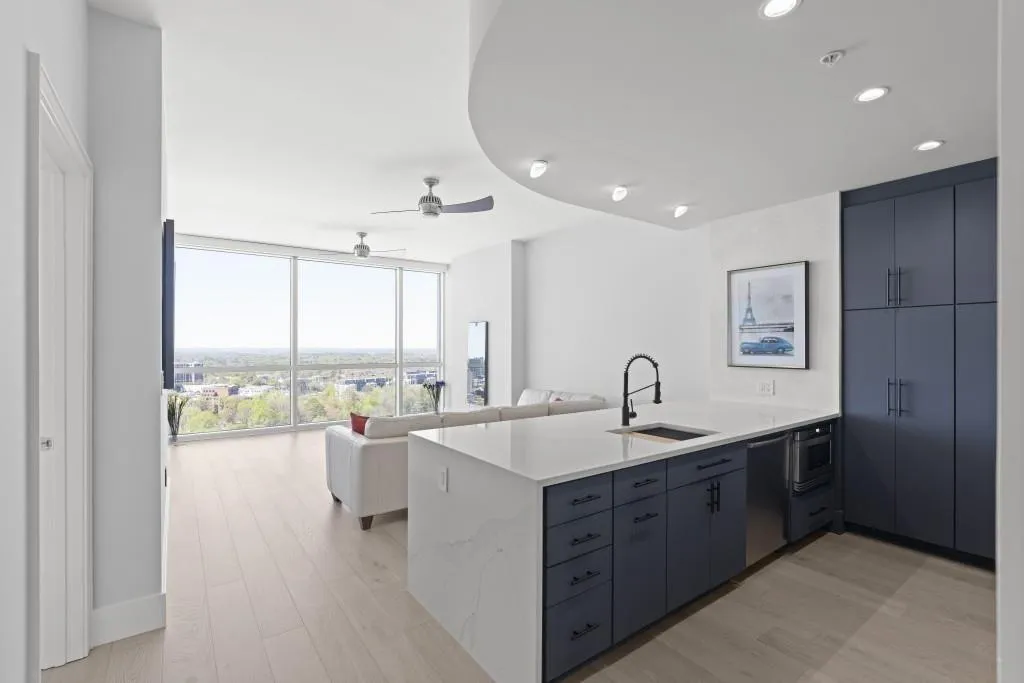 3325 Piedmont Road Unit 2203, Atlanta, Georgia 30305, 1 Bedroom Bedrooms, ,1 BathroomBathrooms,Residential,For Sale,3325 Piedmont Road Unit 2203,7663373