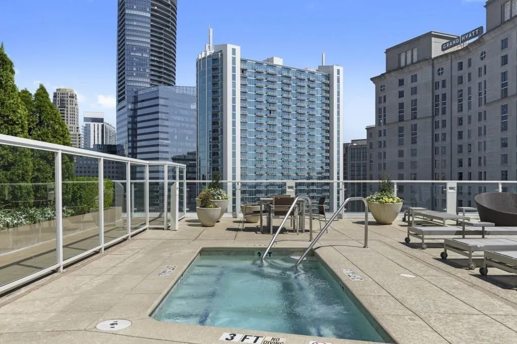 3325 Piedmont Road Unit 2203, Atlanta, Georgia 30305, 1 Bedroom Bedrooms, ,1 BathroomBathrooms,Residential,For Sale,3325 Piedmont Road Unit 2203,7663373