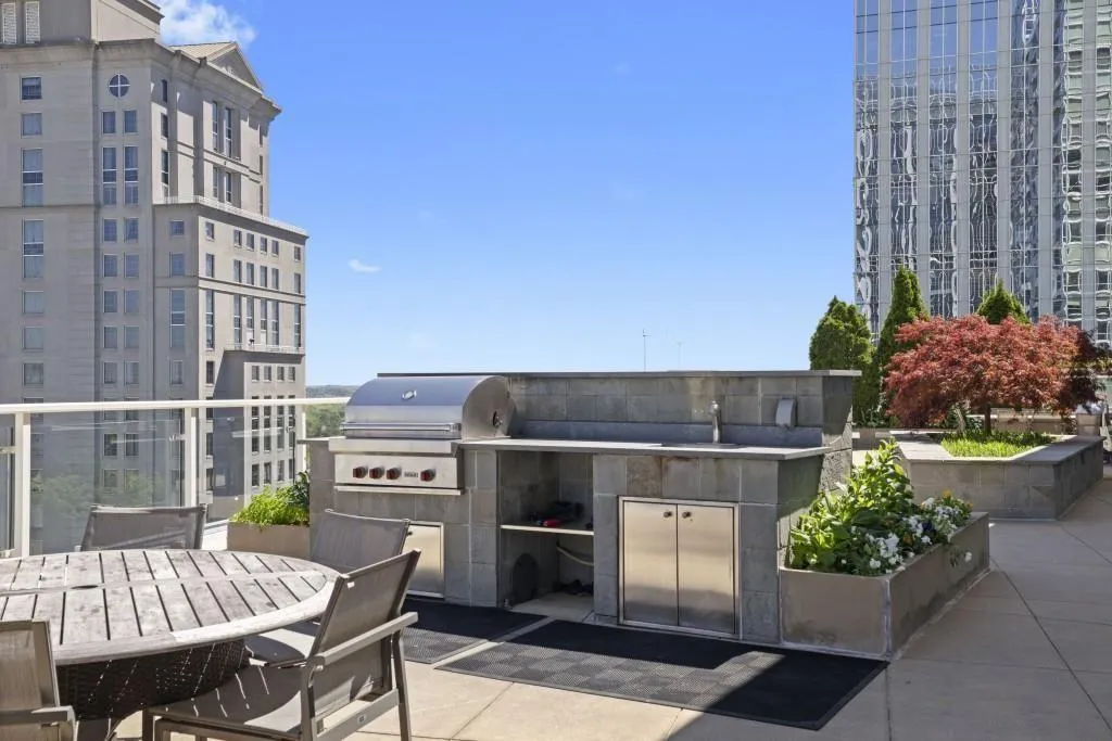 3325 Piedmont Road Unit 2203, Atlanta, Georgia 30305, 1 Bedroom Bedrooms, ,1 BathroomBathrooms,Residential,For Sale,3325 Piedmont Road Unit 2203,7663373
