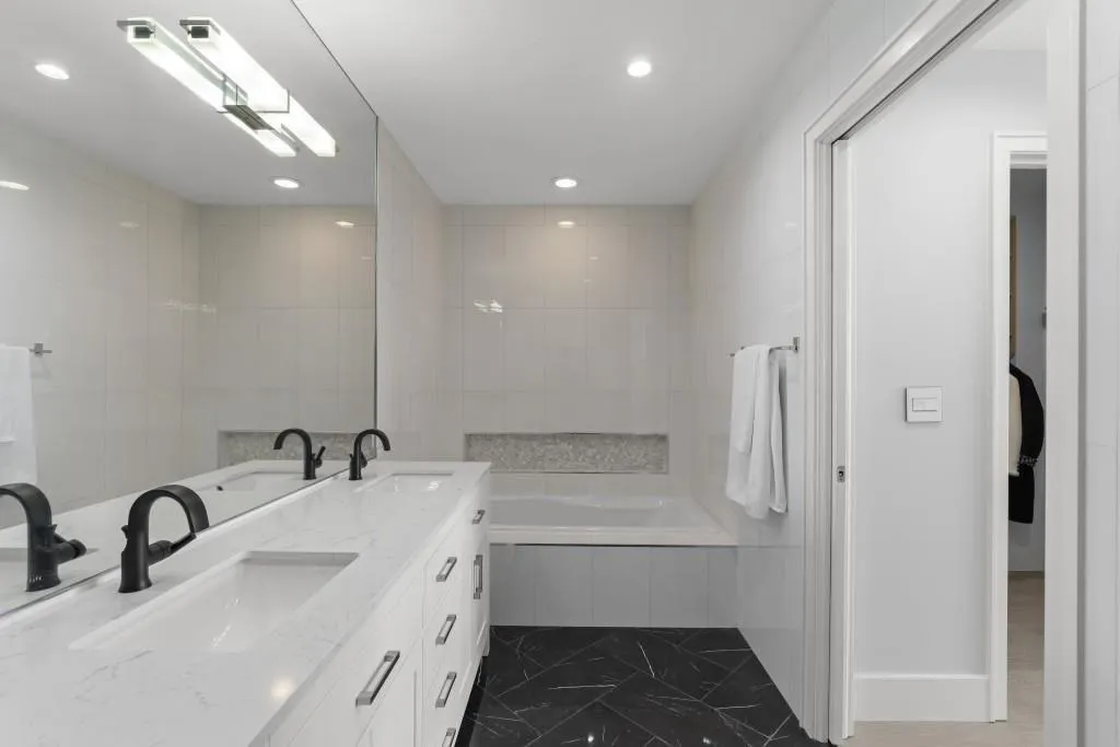3325 Piedmont Road Unit 2203, Atlanta, Georgia 30305, 1 Bedroom Bedrooms, ,1 BathroomBathrooms,Residential,For Sale,3325 Piedmont Road Unit 2203,7663373