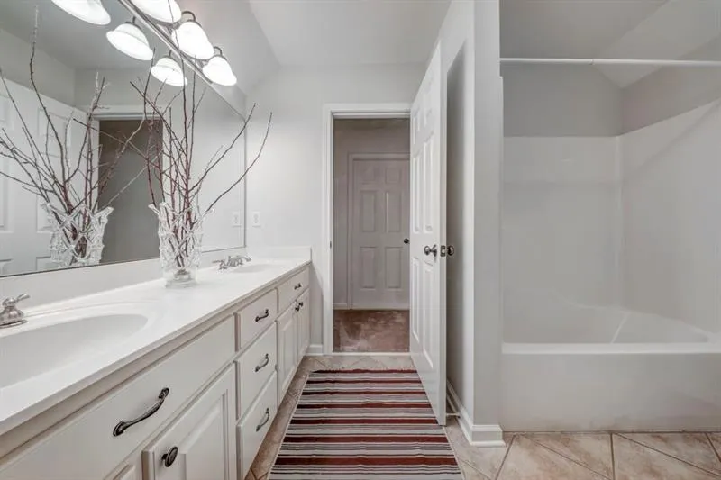 4791 E Conway Drive Nw, Atlanta, Georgia 30327, 4 Bedrooms Bedrooms, ,3 BathroomsBathrooms,Residential,Sold,4791 E Conway Drive Nw,6645404